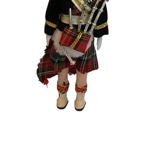 Vtg Scottish Highlander Doll Traditional Tartan Outfit Bagpipes 6.75" Scotland - Picture 3 of 5